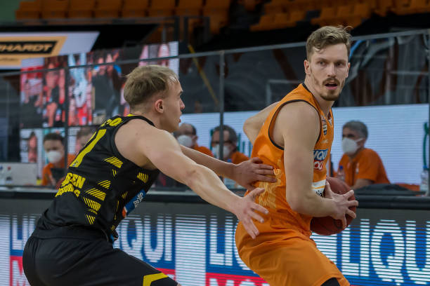 拼搏与智慧 拼搏与智慧