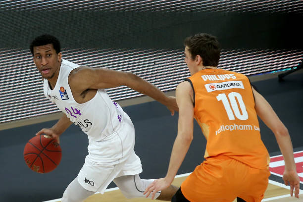 以极为戏剧 以极为戏剧