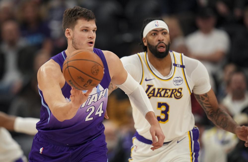 不断完善自 不断完善自